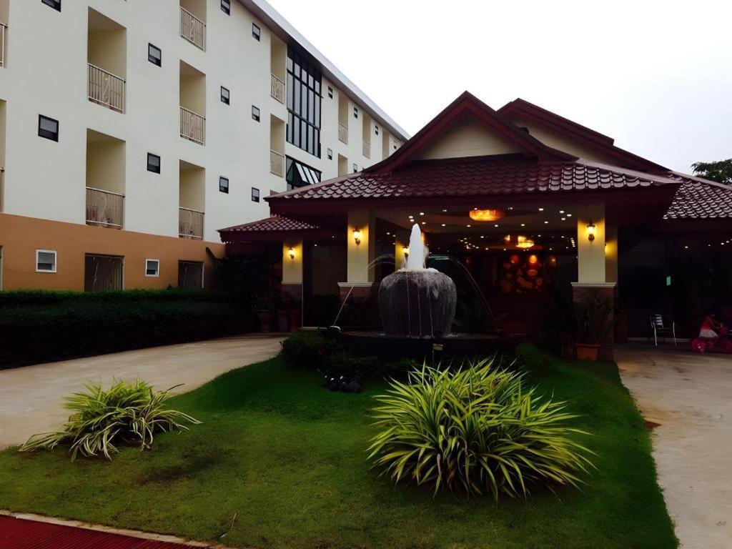 Sirimathani Hotel Loei Exteriör bild