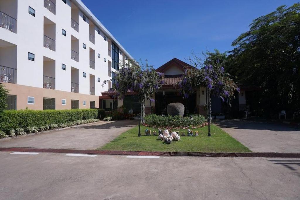Sirimathani Hotel Loei Exteriör bild